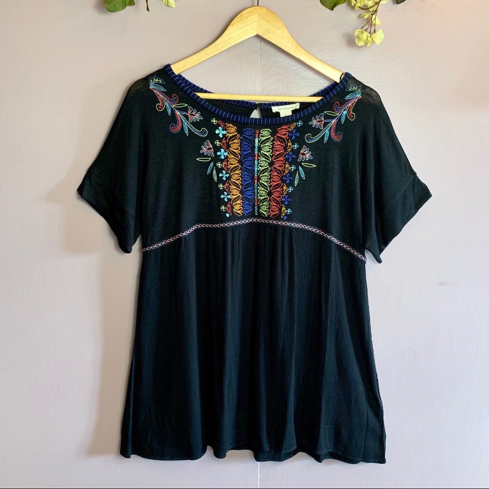 WESTBOUND FLOWY EMBROIDERED TUNIC LENGTH TOP
